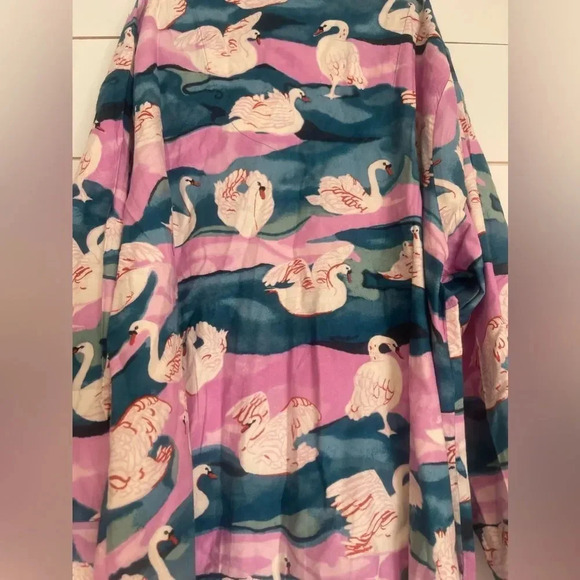 NWOT Olivia Wendel for Anthropologie Swan Flannel Sleep Top - Picture 13 of 14